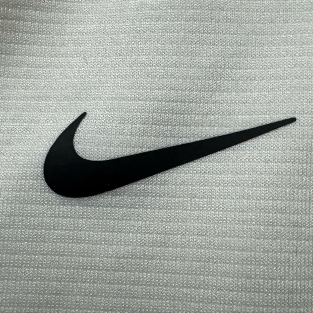 Nike Dri-Fit Youth Boys‎ White T-Shirt Size Large Athletic Swoosh Logo